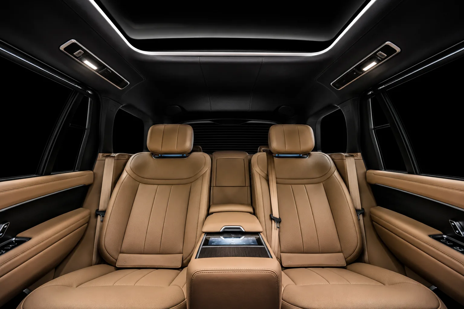 Range Rover Vogue LWB with private chauffeur — photo 6