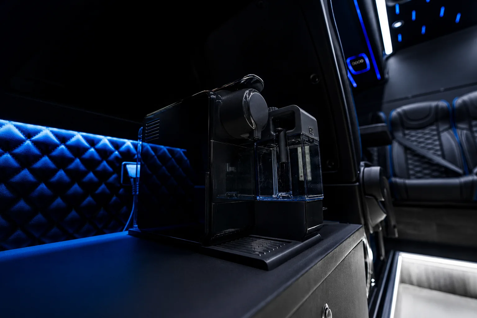 Mercedes-Benz VIP Sprinter — machine à café Nespresso intégrée