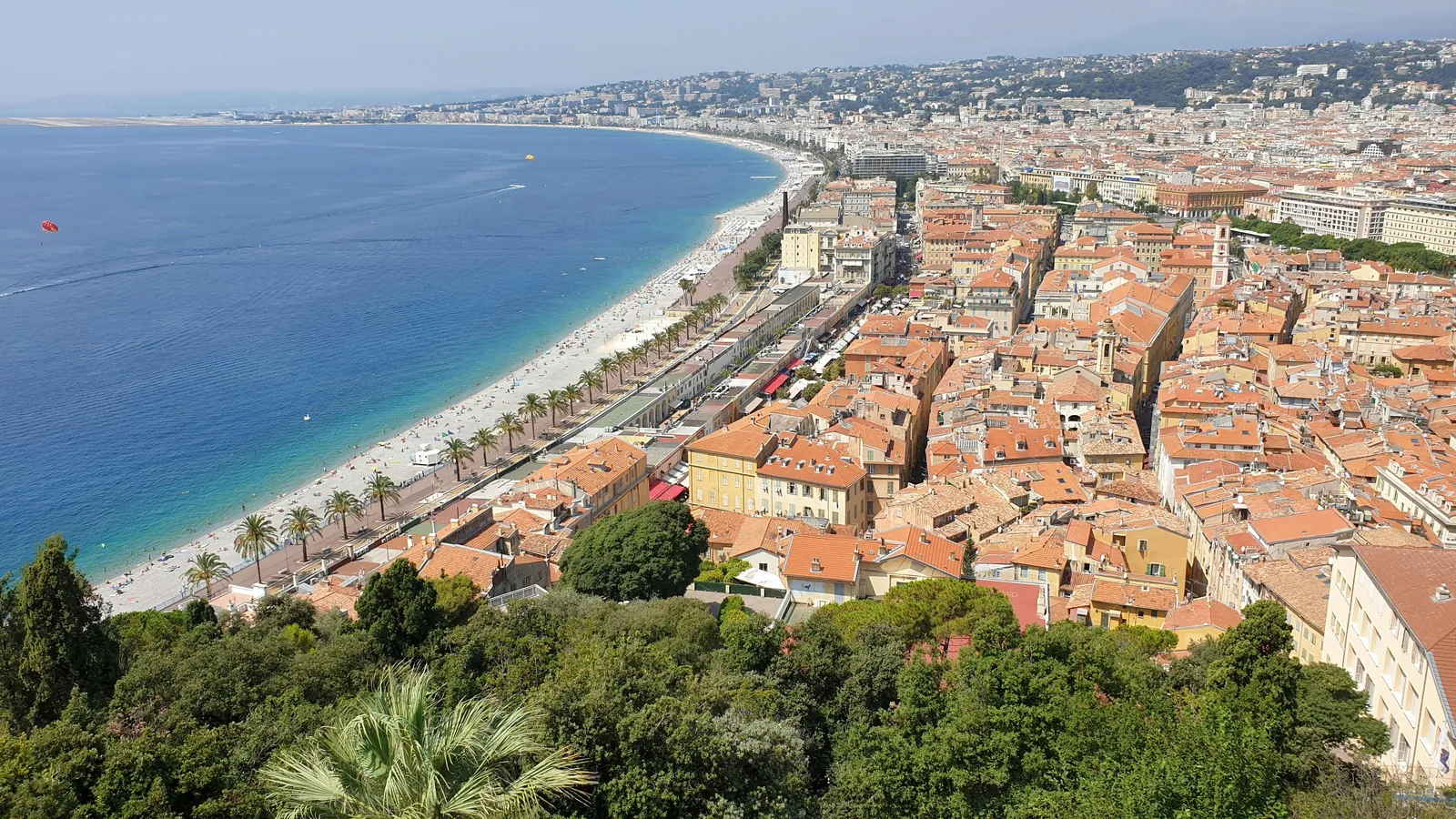 Private chauffeur in Nice — the Baie des Anges and the old town